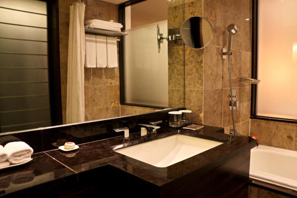 Premier Doppelzimmer mit Zugang zum Pool, zum Fitnesscenter und zur Sauna für 2 Personen
